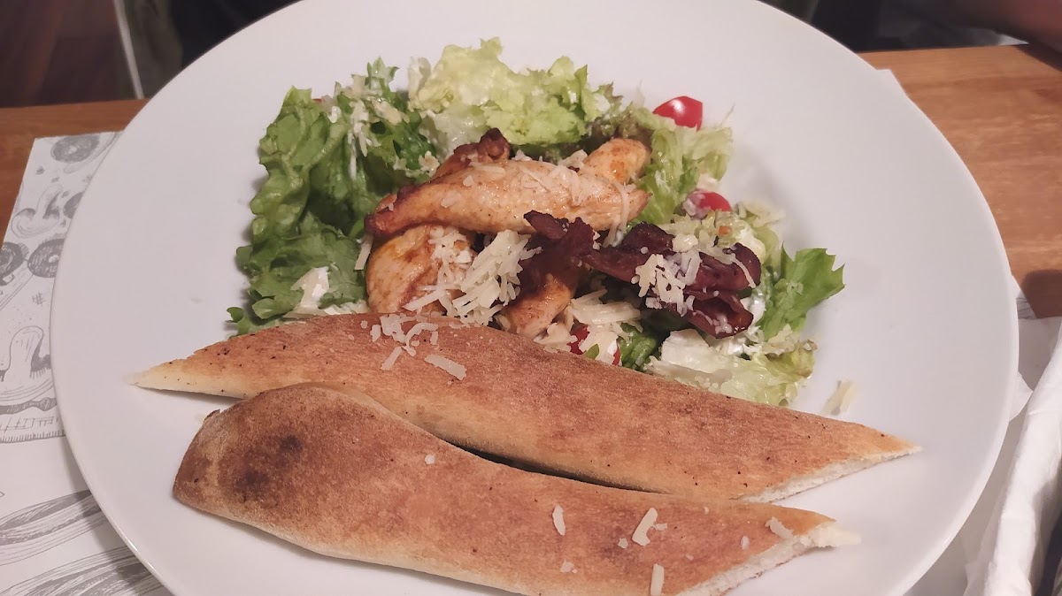 Good Pizza Krakow Nowa Huta-10